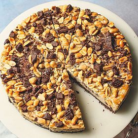 Чизкейк Карамельный с арахисом Чизберри (1,2 кг/12 порций)